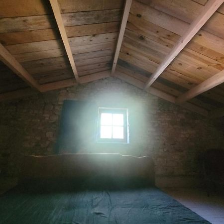 Nuit Insolite, Chambre Au Dessus D'Une Etable La Chapelle-Themer Esterno foto